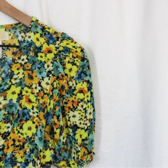 L Space Shine On Bright Floral Crop Wrap Top Small - Picture 3 of 8